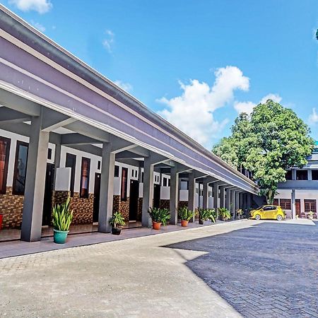 Oyo 92869 Hotel Nusantara Banyuwangi  Exterior photo