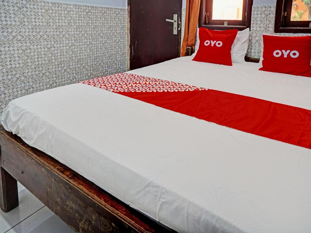 Oyo 92869 Hotel Nusantara Banyuwangi  Exterior photo
